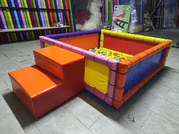200x200x50-Soft-Play-Metal-Top-Havuzu-3.jpg
